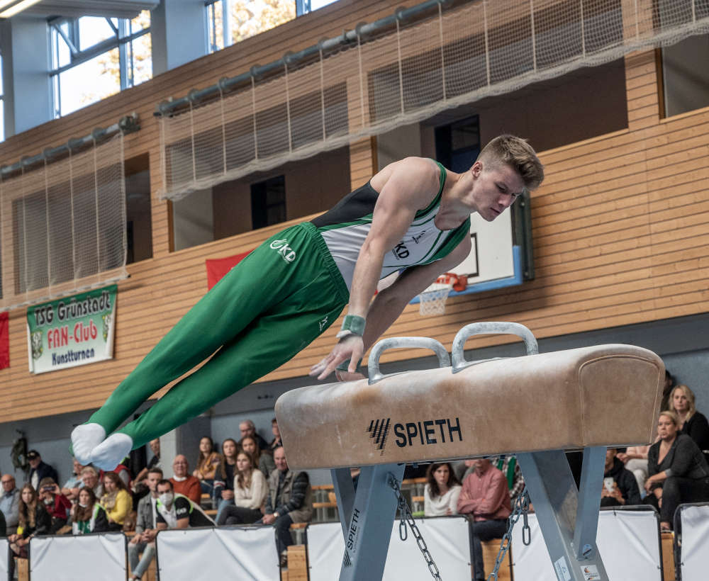 Grünstadter Kunstturner behaupten sich beim Saisonauftakt (Foto: Helmut Dell)