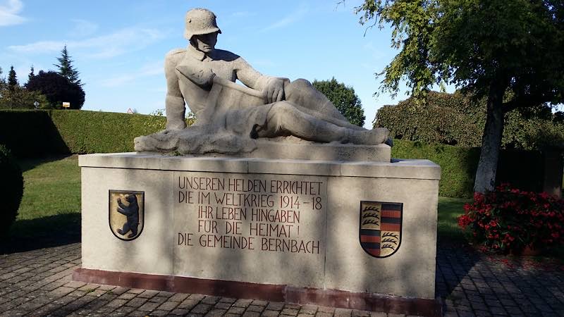 Denkmal (Foto: Katherine Quinlan-Flatter)