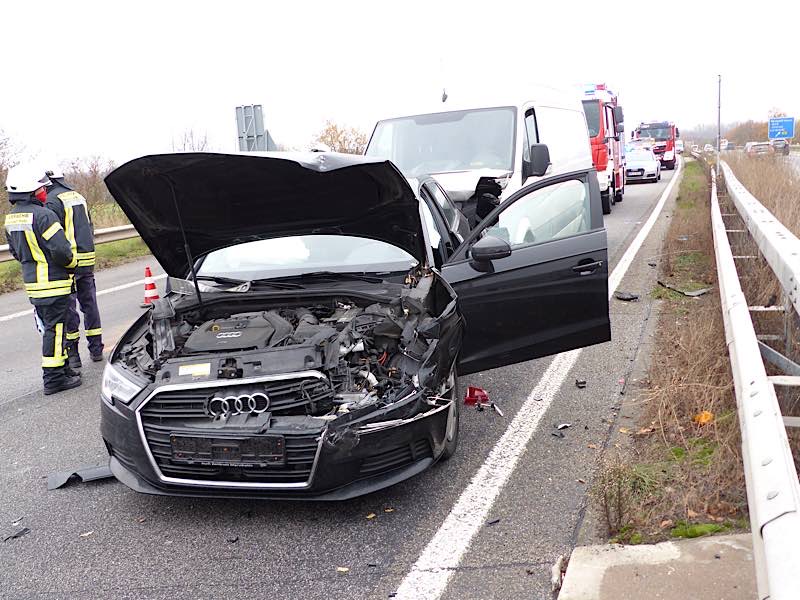 Auffahrunfall (Foto: Feuerwehr Neustadt)