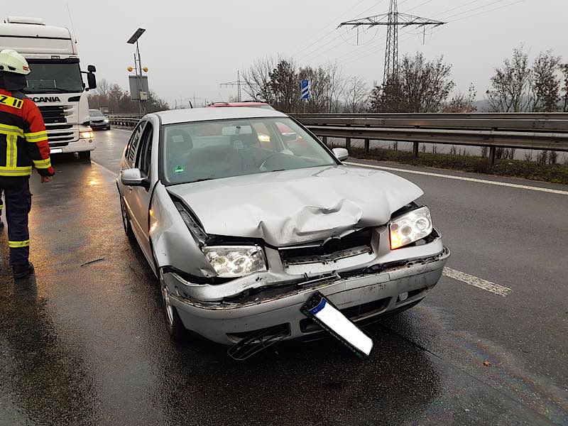 Auffahrunfall auf der BAB 65 (Foto: Feuerwehr Neustadt)