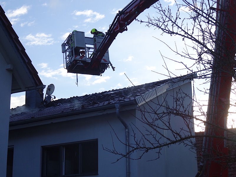 Nachlöscharbeiten (Foto: Feuerwehr VG Freinsheim)