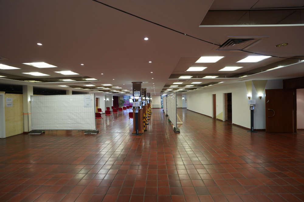 Bad Dürkheim Salierhalle Landesimpfzentrum (Foto: Reinhard Schnell)