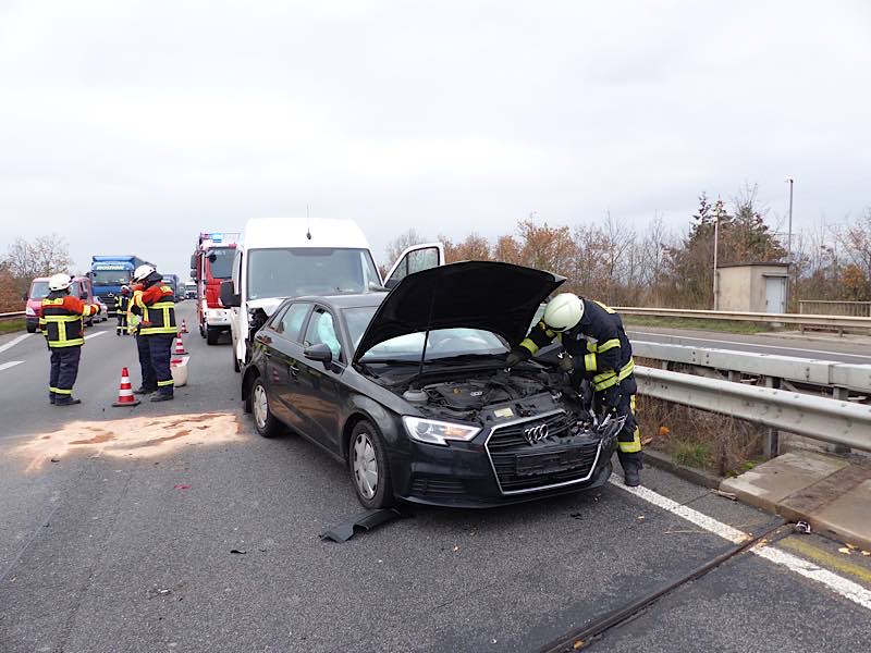 Auffahrunfall (Foto: Feuerwehr Neustadt)