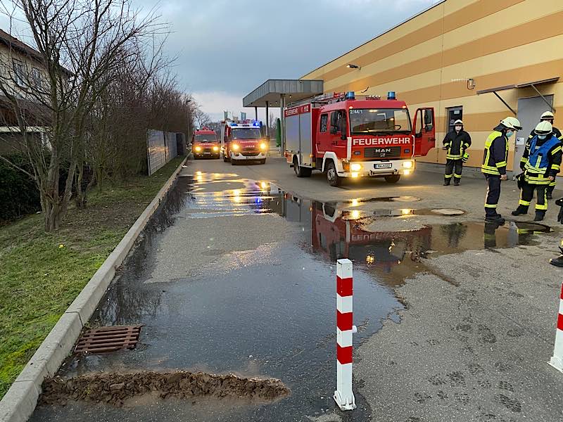 Wasserschaden Verbrauchermarkt (Foto: Feuerwehr Neustadt)