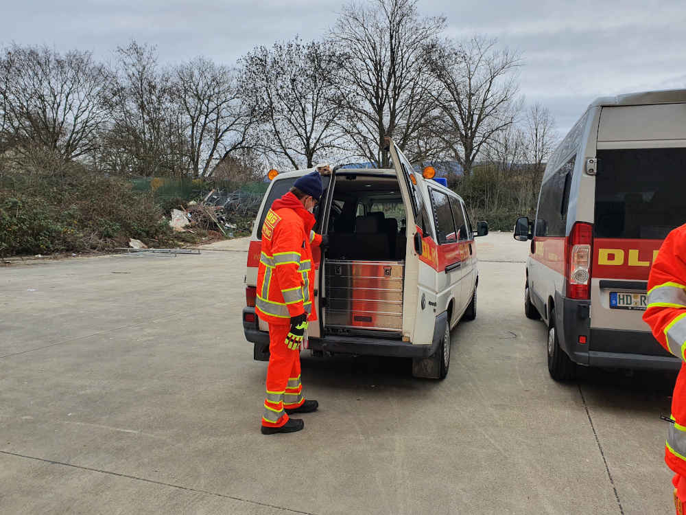 Mobiles Impfteam beim Verladen am ZIZ (Foto: Landratsamt Rhein-Neckar-Kreis/GRN)