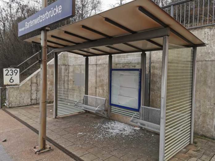 Melsungen_Vandalismus-an-Bahnhaltepunkt