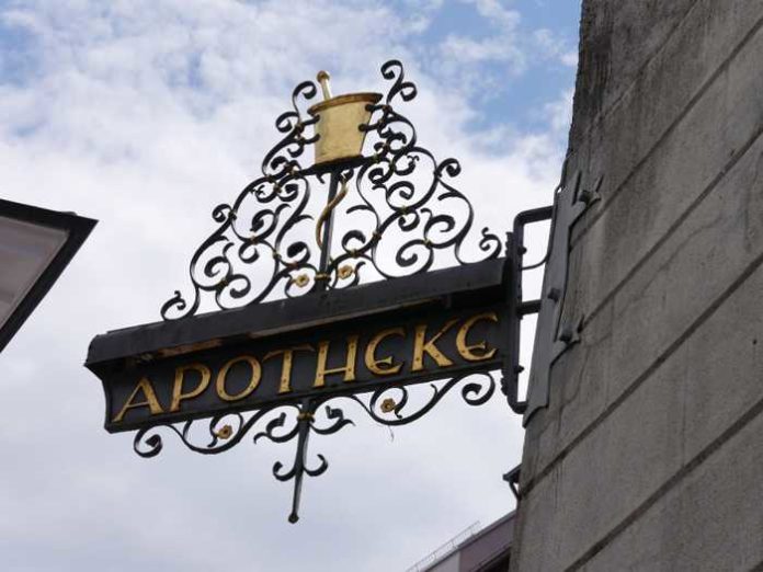 Symbolbild, Apotheke © Jacques Tiberi on Pixabay