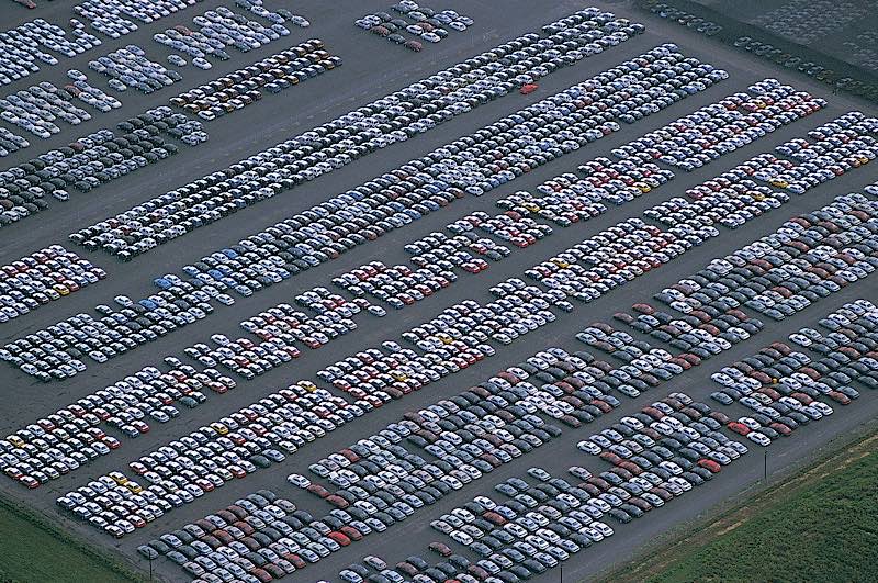 Symbolbild Autos Fabrik Lager (Foto: Pixabay)