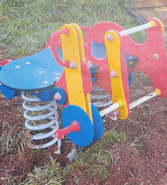 SÜW_Kinderwippe entwendet