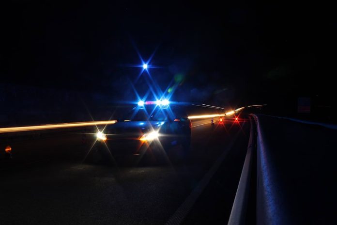 Symbolbild Funkstreifenwagen bei Nacht (Foto: Polizei RLP, PAST Ruchheim)