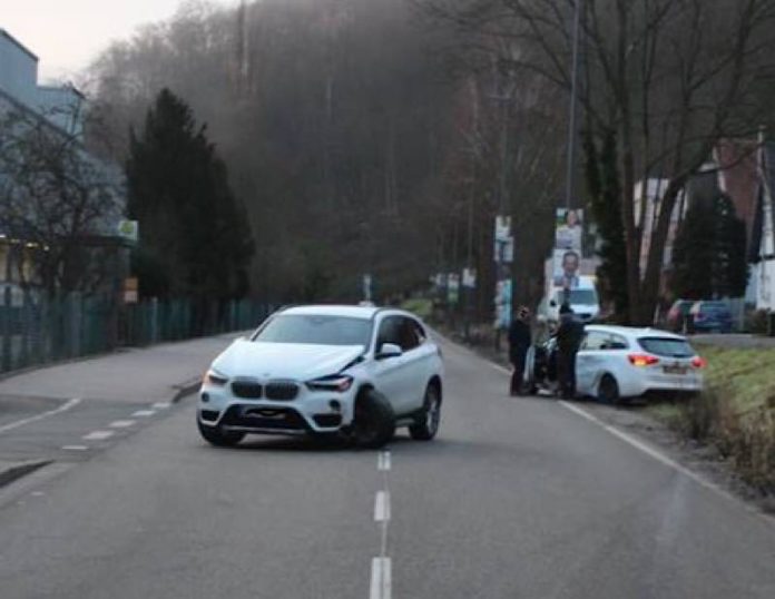 Die beiden beteiligten Fahrzeuge (Foto: Polizei RLP)