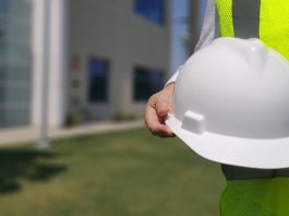 Symbolbild Ingenieur Helm (Foto: Pixabay/Ziaur Chowdhury)