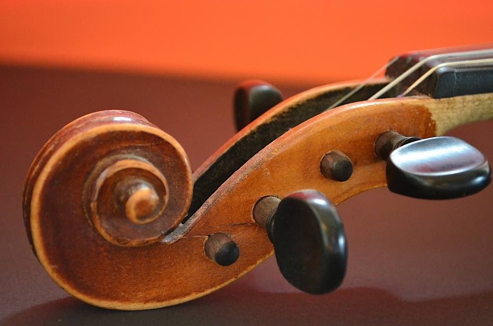 Symbolbild Geige Violine Musikinstrument (Foto: Pixabay/Claudia Peters)