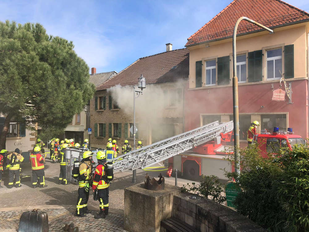 Feuerwehr der VG Deidesheim im Einsatz (Foto: Polizei RLP)