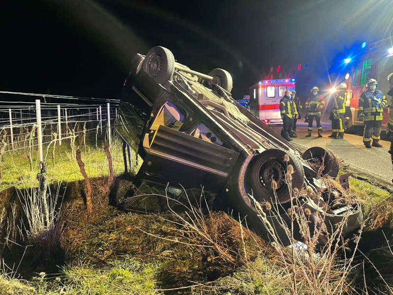 Das Unfallfahrzeug (Foto: Feuerwehr Neustadt)