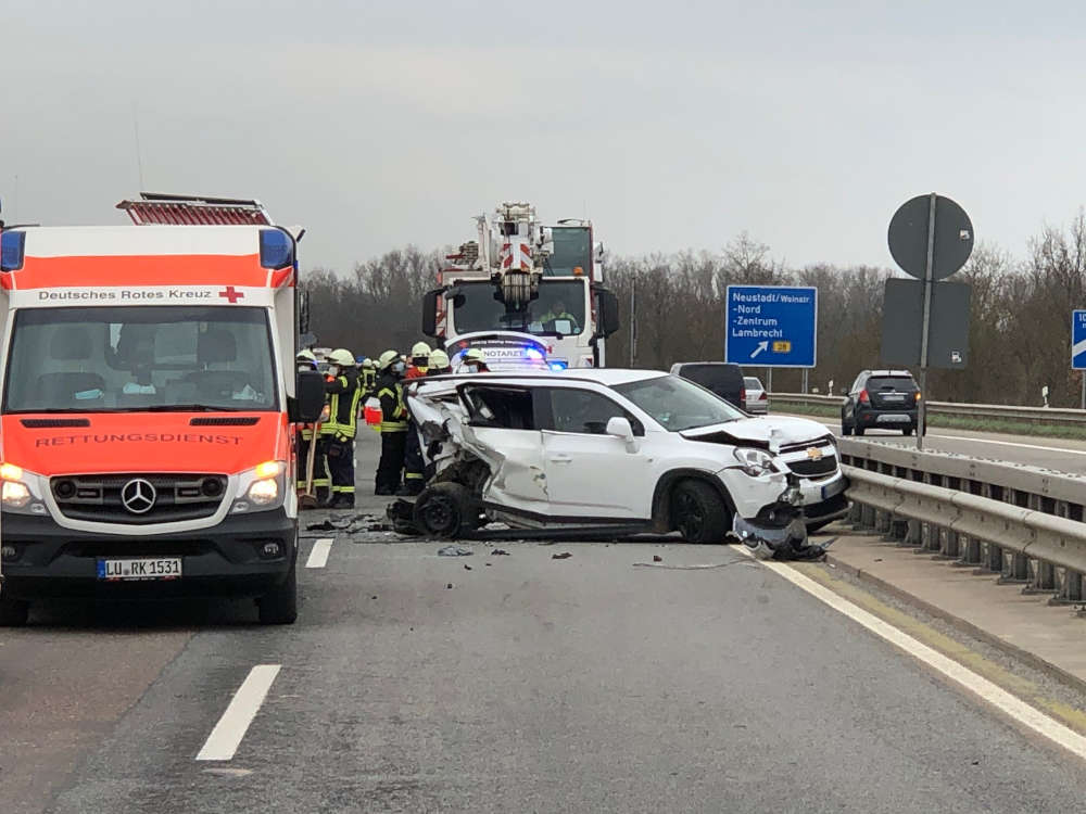 Verkehrsunfall auf der BAB 65 (Foto: Feuerwehr Neustadt)