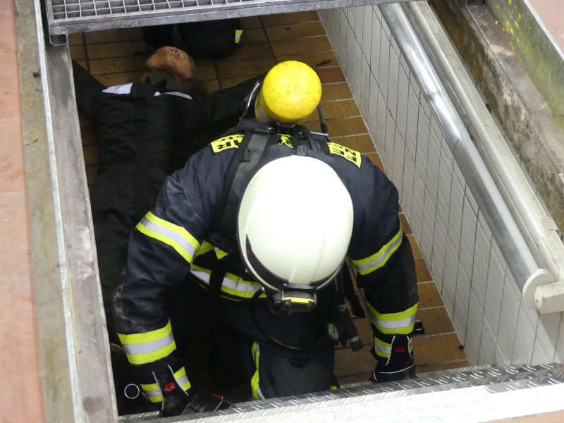 Ein Teilnehmer des Atemschutzlehrgangs (Foto: Feuerwehr Neustadt)