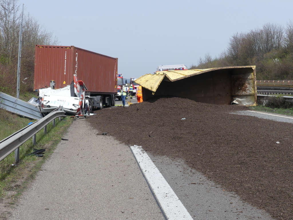 Unfallstelle (Foto: Feuerwehr Neustadt)