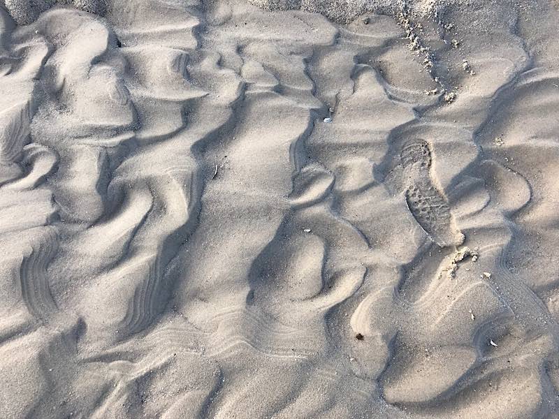 Spuren am Strand (Foto: rem)