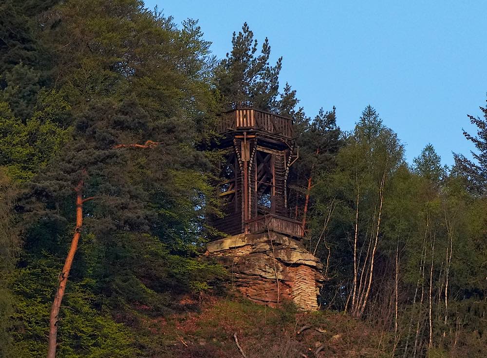 Dicker-Stein-Turm in Lambrecht (Foto: Holger Knecht)