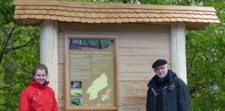 Informierten über die neue Beschilderung an der Kernzone „Quellgebiet der Wieslauter“: Biosphärenreservats-Direktorin Friedericke Weber und Forstamtsleiter Michael Grünfelder (Foto: Biosphärenreservat)