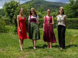 Pfälzische Weinprinzessin Dorothea John, amtierende Edenkobener Weinprinzessin Fine I., Edenkobener Weinprinzessin Jeanne I. 2019/2021, Rhodter Weinprinzessin Olivia I. (Foto: Steffi Brechtel)