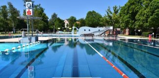 Mit dem Familienpass können Kinder das Freibad am Prießnitzweg für 0,50 Euro besuchen; Erwachsene zahlen einen Euro. (Quelle: Stadt Landau)