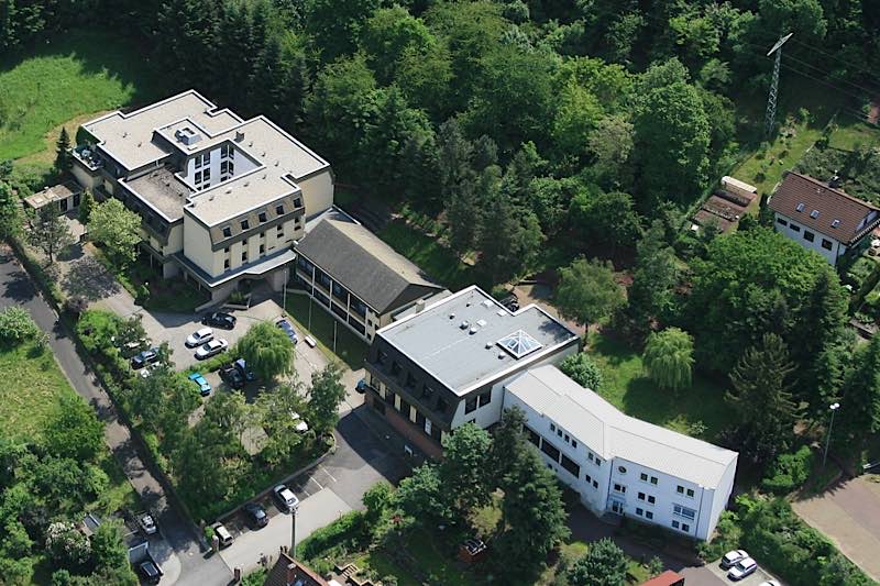 Liegt idyllisch am Waldrand: Pfalzakademie in Lambrecht (Foto: Manfred Czerwinski)