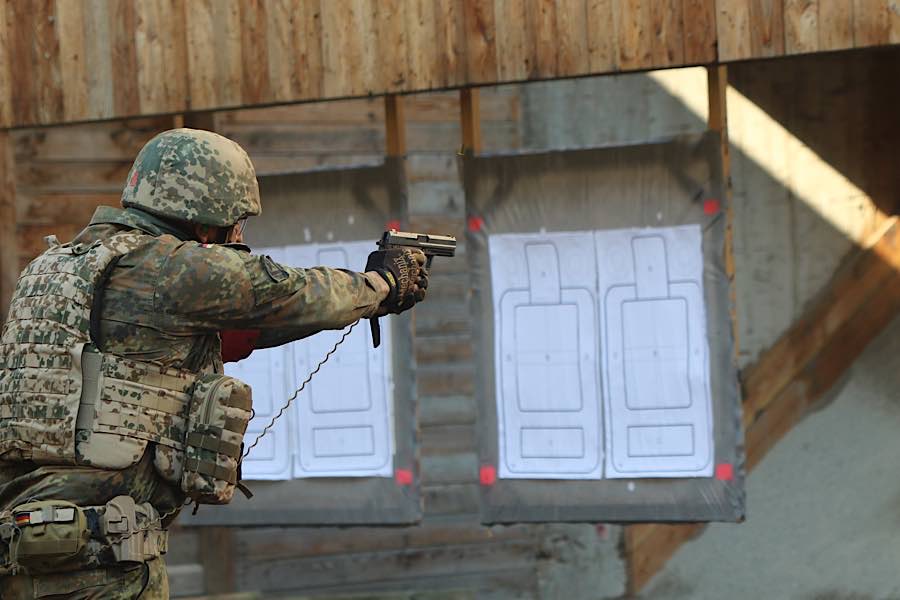 Einsatzvorbereitende Ausbildung für herausgehobene militärische Führungskräfte (Foto: StFw Frank Wiedemann/Bundeswehr)