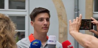 Großes Medieninteresse am Landauer Ausnahme-Athleten: Oleg Zernikel im Interview. (Quelle: Stadt Landau)
