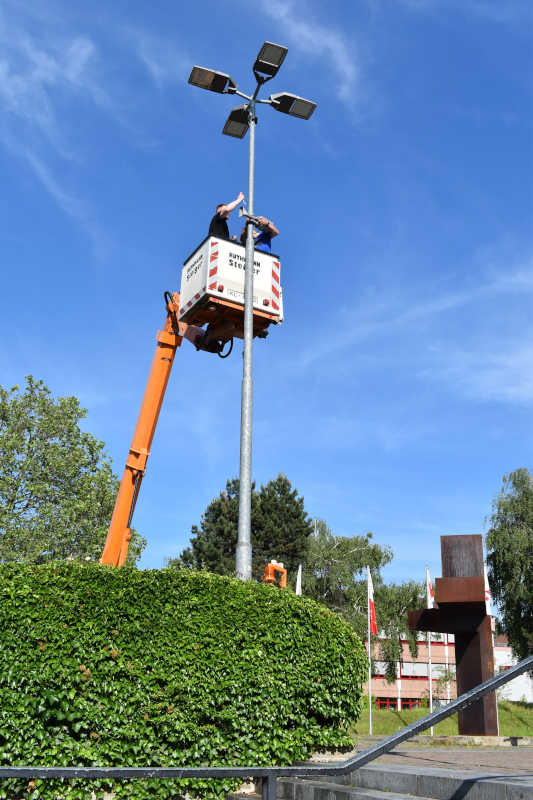 Aufbau_Smarte_Laternen_Rathausvorplatz_210616