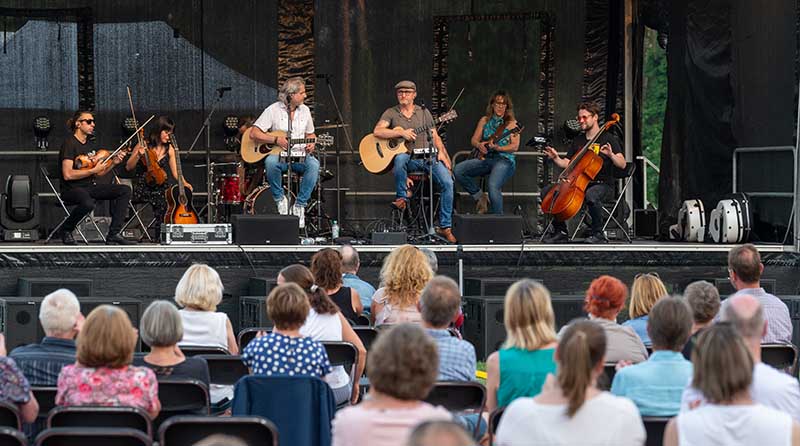 „Simon & Garfunkel – Tribute“ in Eisenberg (Foto: Helmut Dell)