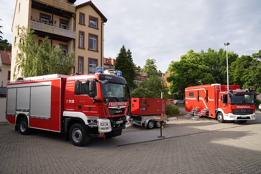 Fahrzeugübergabe an die Feuerwehr Neustadt an der Weinstraße (Foto: Holger Knecht)