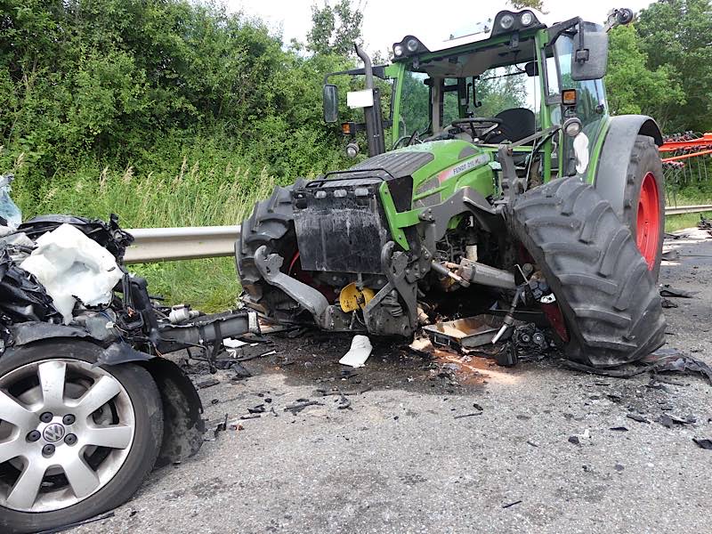 Der beteiligte Traktor (Foto: Feuerwehr Neustadt)