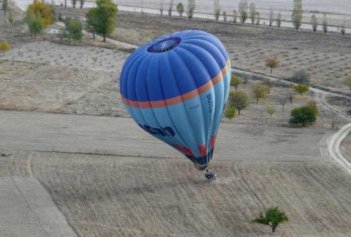Symbolbild, Heißluftballon, Bruch-Landung © Hans Braxmeier on Pixabay