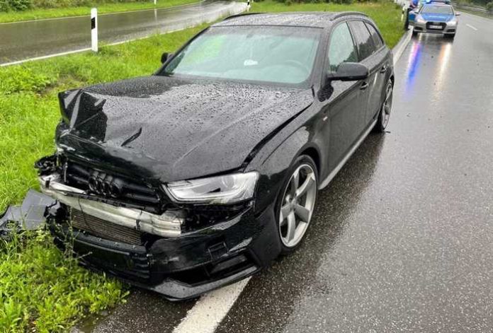 pol-pikir-unfall-durch-aquaplaning
