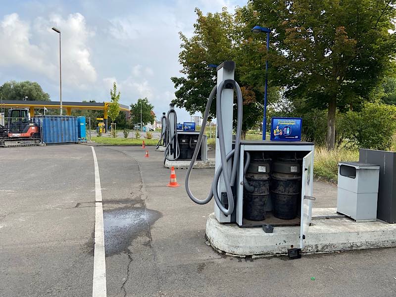 Aufgebrochene Staubsaugerautomaten (Foto: Polizei RLP)