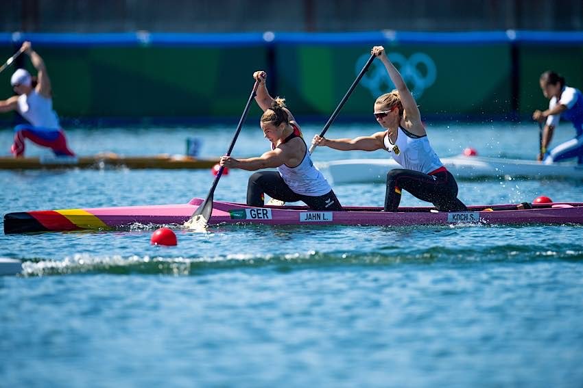 Lisa Jahn (vorne) und Steuerfrau Sophie Koch haben ein perfektes Finale gefahren, leider reichte es nur knapp nicht zu Bronze (Foto: DKV/Philipp Reichenbach)