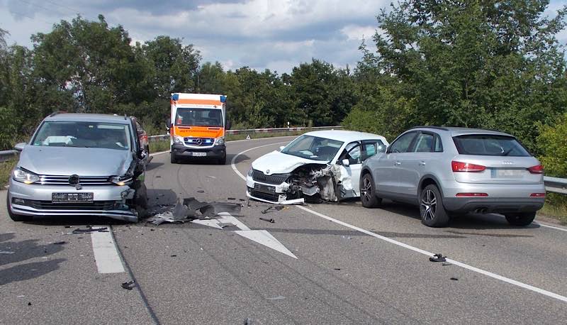 Die Unfallstelle auf der B38 (Foto: Polizei RLP)