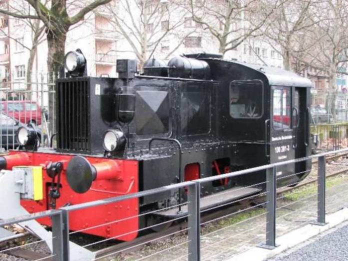 Scheinwerfer von Lokomotive gestohlen