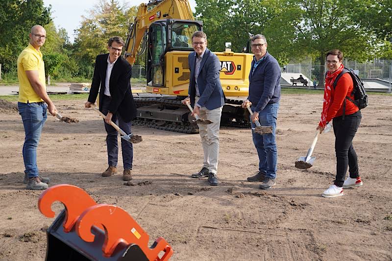 Spatenstich (Foto: Stadtverwaltung Neustadt)