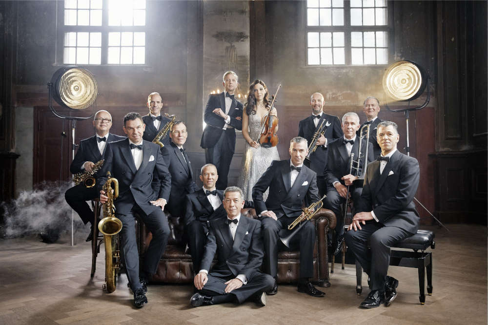 Max Raabe & Palast Orchester (Foto: Gregor Hohenberg)