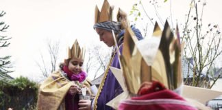 Tausende Sternsinger sind jedes Jahr überall in Deutschland unterwegs und sammeln bei ihrer Aktion Dreikönigssingen Spenden für Gleichaltrige in den armen Ländern des Südens. (Foto: Benne Ochs / Kindermissionswerk)