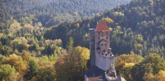 Burg Berwartstein im Herbst (Foto: Kurt Groos)