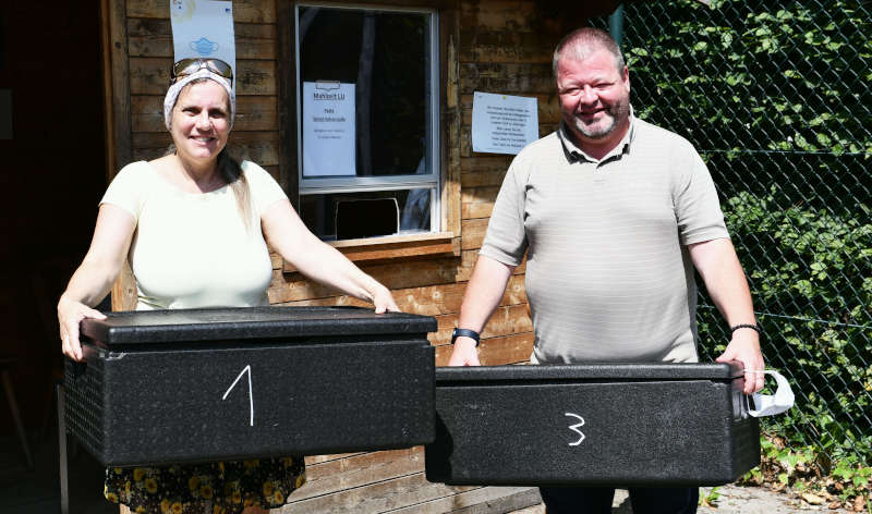 Die ehrenamtlichen Helfer Bärbel Toro und Stefan Angert. (Foto: Heinrich Pesch Haus)