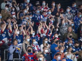 Eishockey-Fans (Foto: AS Sportfoto / Sörli Binder)