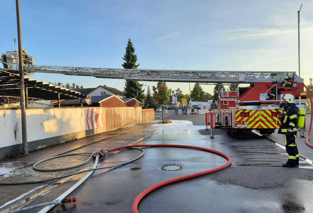 Löscharbeiten (Foto: Feuerwehr Haßloch)