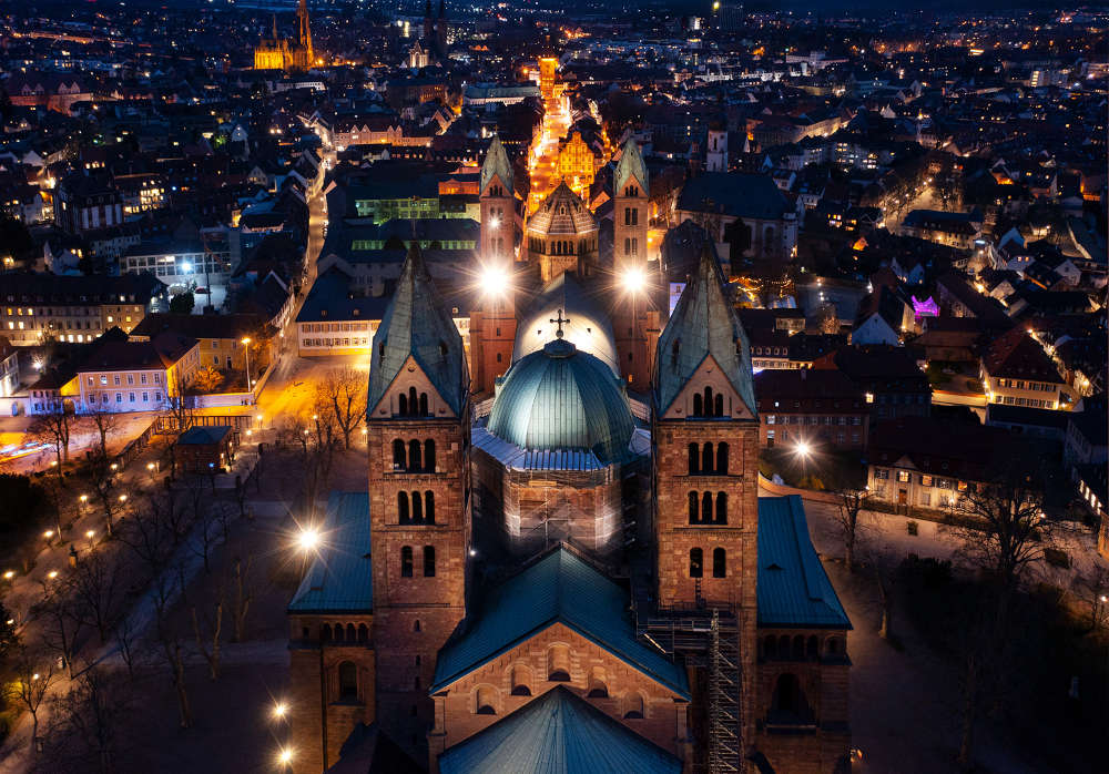 Nachtaufnahme des Speyerer Doms (Foto: Domkapitel Speyer / Klaus Landry)