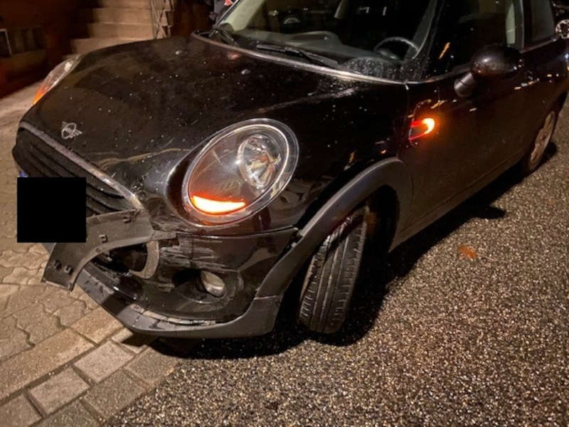 Beschädigter PKW (Foto: Polizei RLP)