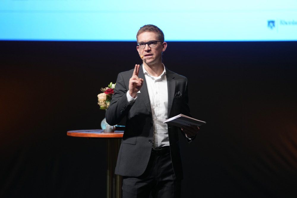 Moderation: Tobias Klöpf